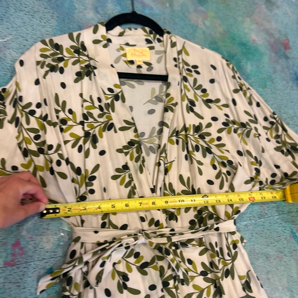Olive 🫒 Tree Robe - Picture 9 of 12